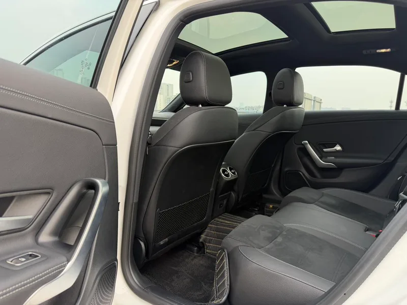 Mercedes-Benz A-Class 2022 A 200 L Edición de moda de coche deportivo interior foto 11
