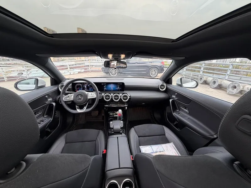 Mercedes-Benz A-Class 2022 A 200 L Edición de moda de coche deportivo interior foto 13