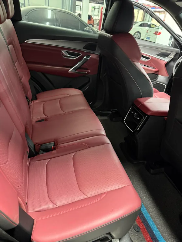 Jetour X70 PLUS 2023 Self-improvement version 1.5T DCT Self-improvement PRO 7 seat interior photo 8 Jetour X70 PLUS 2023 Self-improvement version 1.5T DCT Self-improvement PRO 7 seat interior photo 8