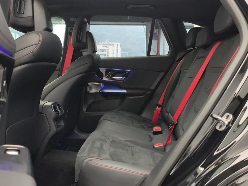 Mercedes-Benz GLC AMG 2025 AMG GLC 43 4MATIC interior photo 16 Mercedes-Benz GLC AMG 2025 AMG GLC 43 4MATIC interior photo 16