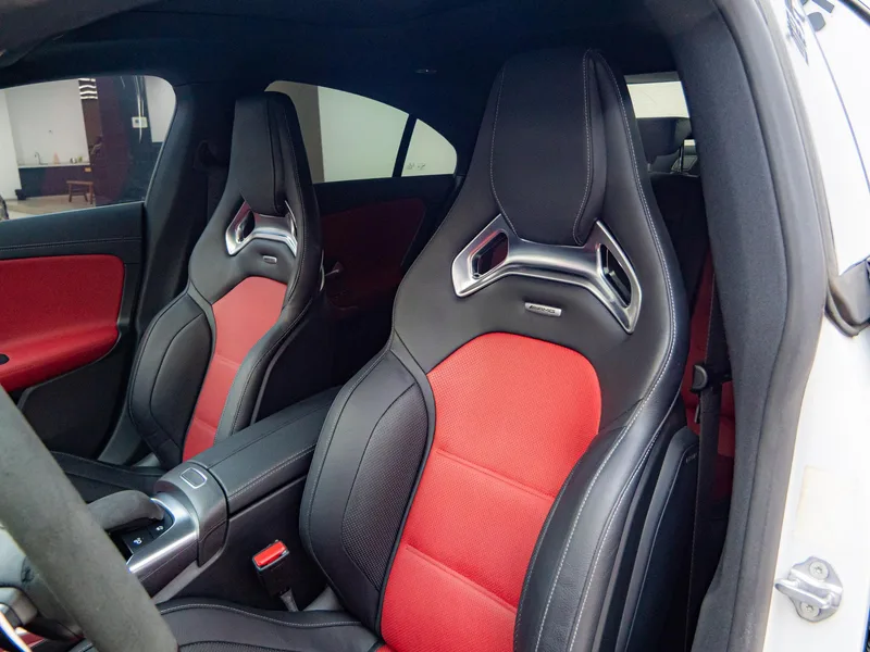 Mercedes-Benz CLA AMG 2021 AMG CLA 45 4MATIC intérieur photo 17 Mercedes-Benz CLA AMG 2021 AMG CLA 45 4MATIC intérieur photo 17