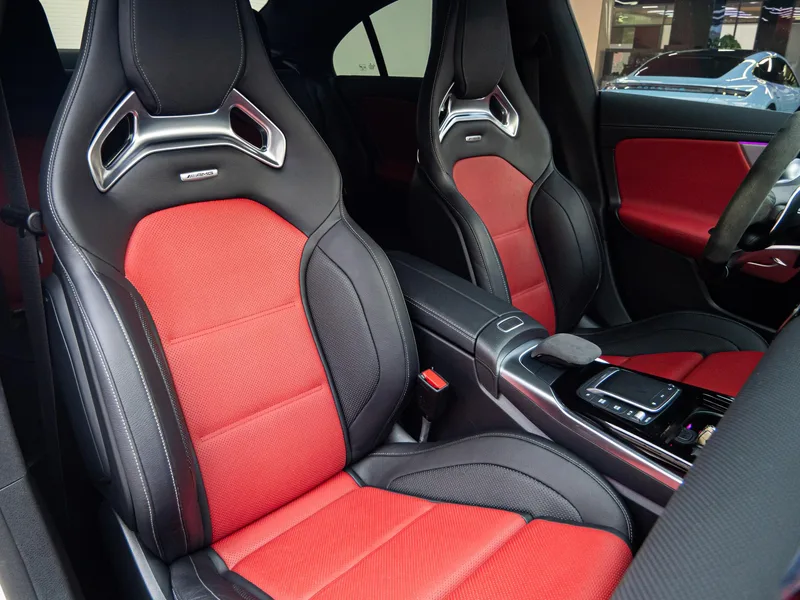 Mercedes-Benz CLA AMG 2021 AMG CLA 45 4MATIC intérieur photo 19 Mercedes-Benz CLA AMG 2021 AMG CLA 45 4MATIC intérieur photo 19