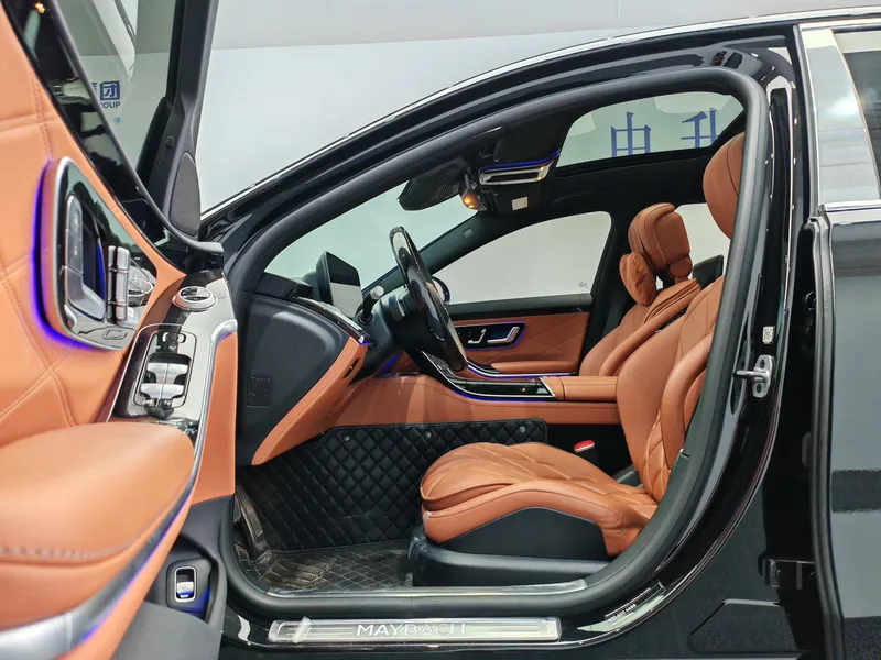 Mercedes-Benz Mercedes-Maybach S-Class 2023 S 480 4MATIC intérieur photo 11 Mercedes-Benz Mercedes-Maybach S-Class 2023 S 480 4MATIC intérieur photo 11