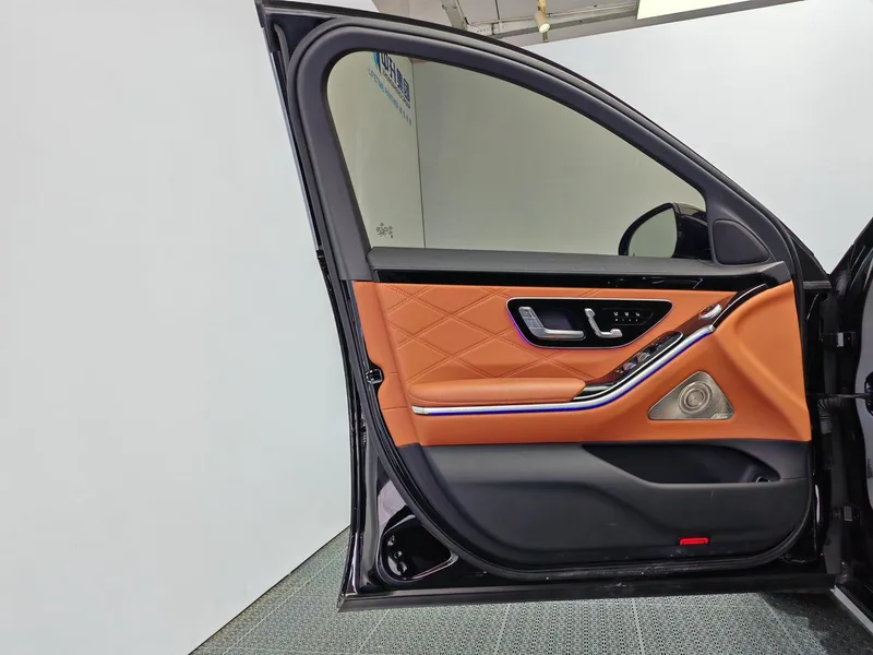 Mercedes-Benz Mercedes-Maybach S-Class 2023 S 480 4MATIC intérieur photo 13 Mercedes-Benz Mercedes-Maybach S-Class 2023 S 480 4MATIC intérieur photo 13