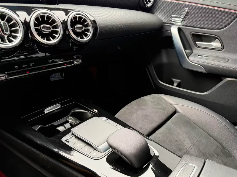 Mercedes-Benz A-Class 2019 A 200 L Sports sedan advanced special edition interior photo 13 Mercedes-Benz A-Class 2019 A 200 L Sports sedan advanced special edition interior photo 13