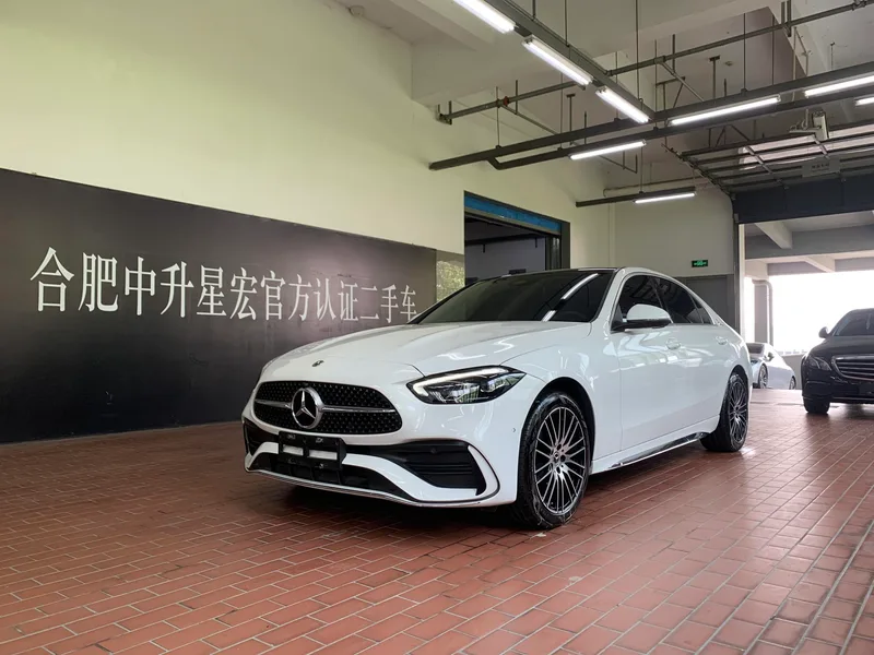 Mercedes-Benz C-Class 2023 C 260 L Versión deportiva exterior foto 1 Mercedes-Benz C-Class 2023 C 260 L Versión deportiva exterior foto 1