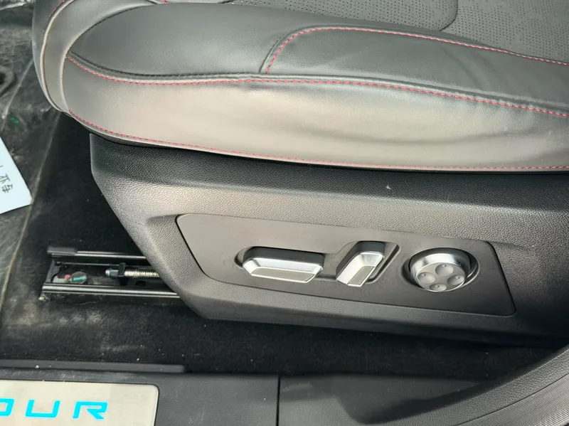 Jetour T2 2024 2.0TD Four-wheel drive Time travel PRO Entertainment Edition interior photo 15