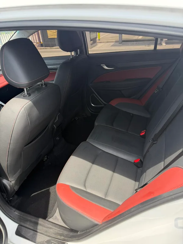 Geely Vision S1 2019 Versión mejorada 1.5L CVT Versión de los Juegos Asiáticos interior foto 7 Geely Vision S1 2019 Versión mejorada 1.5L CVT Versión de los Juegos Asiáticos interior foto 7