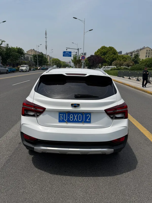 Geely Vision S1 2019 Versión mejorada 1.5L CVT Versión de los Juegos Asiáticos interior foto 8 Geely Vision S1 2019 Versión mejorada 1.5L CVT Versión de los Juegos Asiáticos interior foto 8