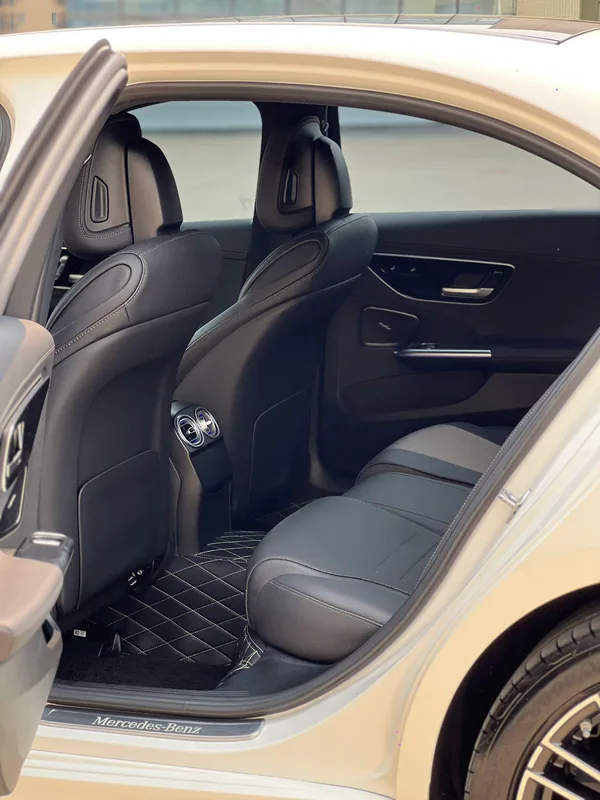Mercedes-Benz C-Class 2023 C 260 L Sports version interior photo 8 Mercedes-Benz C-Class 2023 C 260 L Sports version interior photo 8