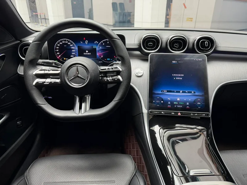 Mercedes-Benz C-Class 2022 C 200 L Sports version interior photo 14 Mercedes-Benz C-Class 2022 C 200 L Sports version interior photo 14
