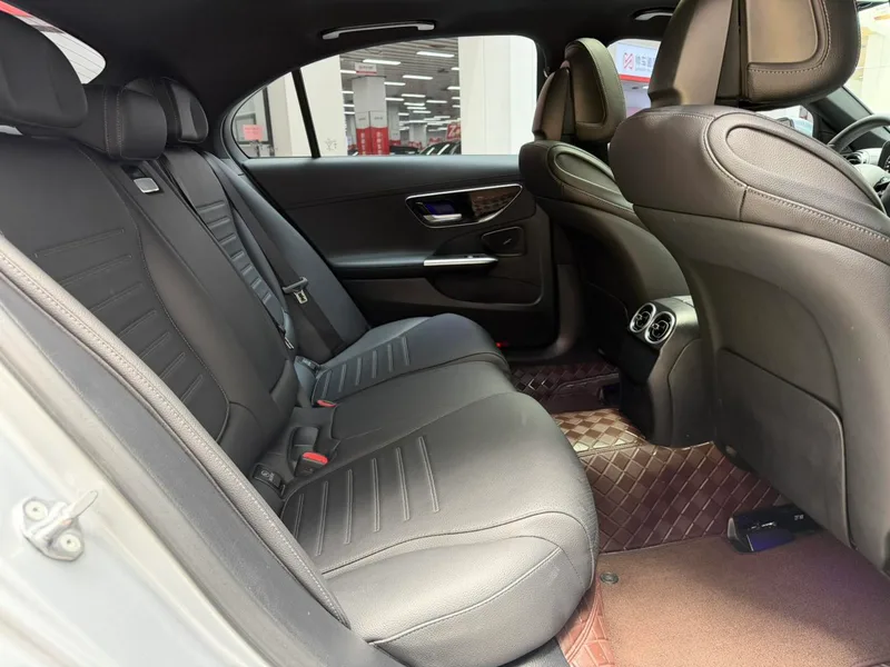 Mercedes-Benz C-Class 2022 C 200 L Sports version interior photo 16 Mercedes-Benz C-Class 2022 C 200 L Sports version interior photo 16