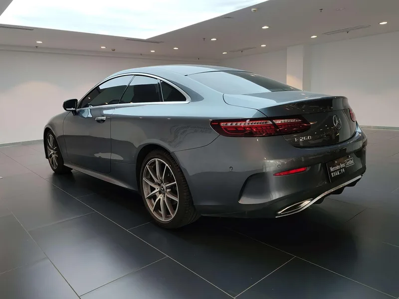 Mercedes-Benz E-Class (Imported) 2023 E 260 Coupé exterior foto 6