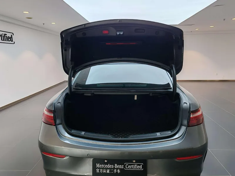 Mercedes-Benz E-Class (Imported) 2023 E 260 Coupé interior foto 18
