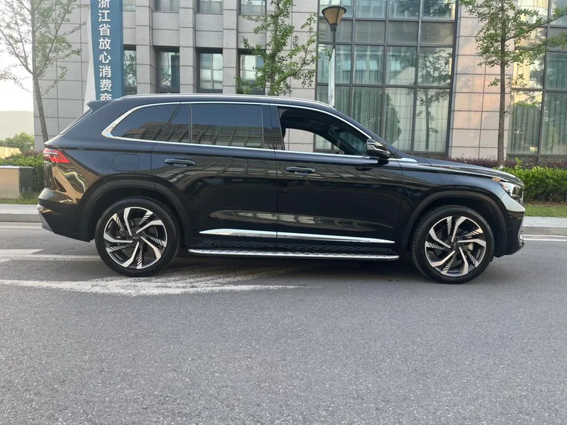 Geely Monjaro 2021 2.0TD DCT EVO Tipo Zhizun con tracción en dos ruedas exterior foto 4 Geely Monjaro 2021 2.0TD DCT EVO Tipo Zhizun con tracción en dos ruedas exterior foto 4