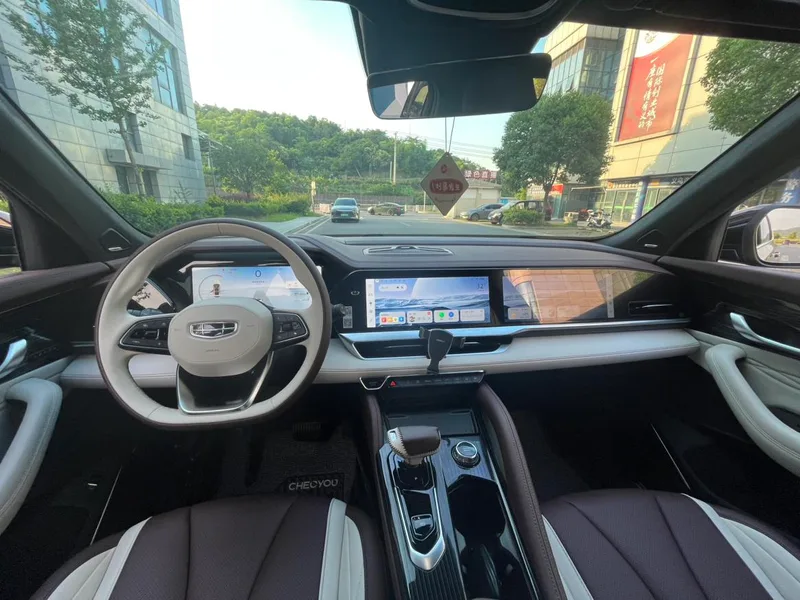 Geely Monjaro 2021 2.0TD DCT EVO Tipo Zhizun con tracción en dos ruedas interior foto 11 Geely Monjaro 2021 2.0TD DCT EVO Tipo Zhizun con tracción en dos ruedas interior foto 11