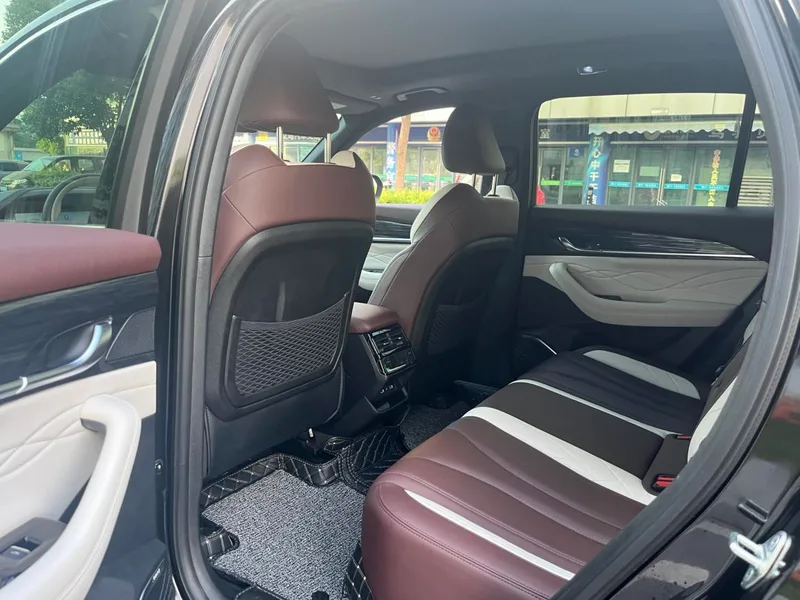 Geely Monjaro 2021 2.0TD DCT EVO Tipo Zhizun con tracción en dos ruedas interior foto 12 Geely Monjaro 2021 2.0TD DCT EVO Tipo Zhizun con tracción en dos ruedas interior foto 12