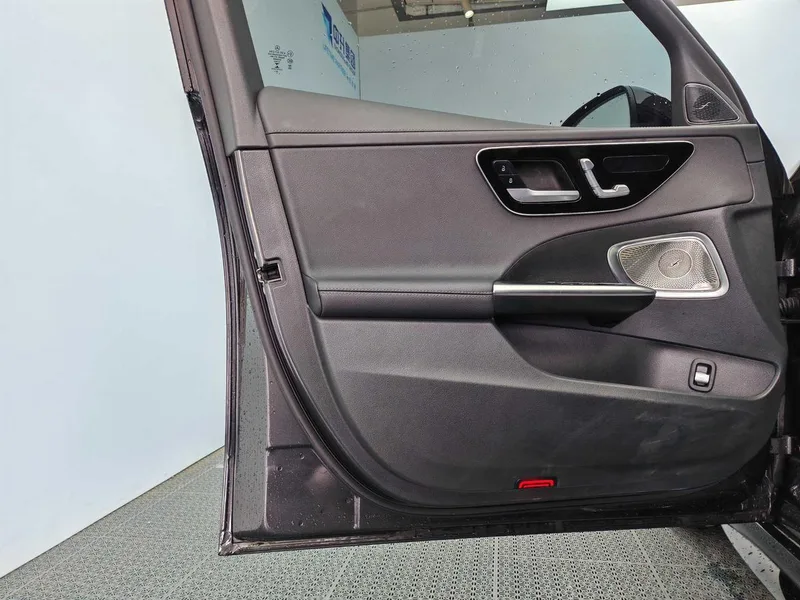 Mercedes-Benz C-Class 2023 C 260 L Хао Ночная спортивная версия интерьер фото 13