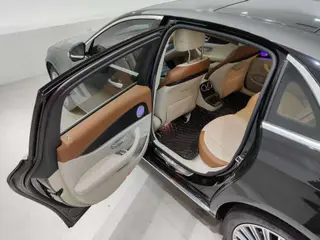 Mercedes-Benz E-Class 2022 E 300 L Style tendance Voiture intérieur photo 16 Mercedes-Benz E-Class 2022 E 300 L Style tendance Voiture intérieur photo 16