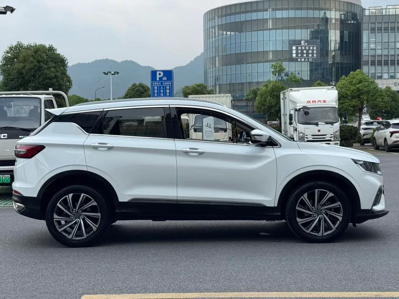 Geely Coolray 2019 Спортивная модель 260T DCT Battle Страна В. экстерьер фото 7 Geely Coolray 2019 Спортивная модель 260T DCT Battle Страна В. экстерьер фото 7