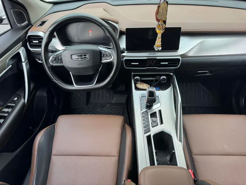Geely Coolray 2019 Спортивная модель 260T DCT Battle Страна В. интерьер фото 12 Geely Coolray 2019 Спортивная модель 260T DCT Battle Страна В. интерьер фото 12