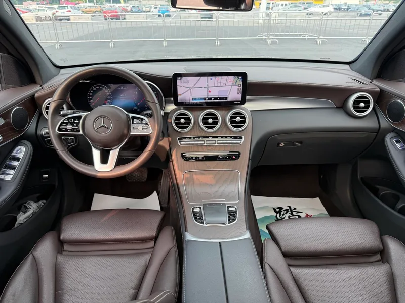 Mercedes-Benz GLC 2022 GLC 300 L 4MATIC Dynamic interior photo 8 Mercedes-Benz GLC 2022 GLC 300 L 4MATIC Dynamic interior photo 8