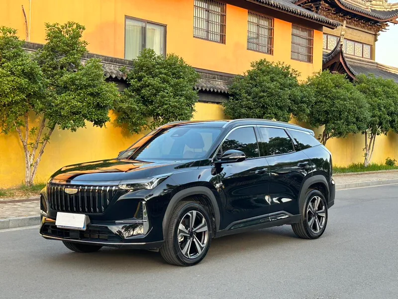 Geely Boyue L 2025 Cuarta generación 1.5TD DCT Río de montaña exterior foto 1 Geely Boyue L 2025 Cuarta generación 1.5TD DCT Río de montaña exterior foto 1