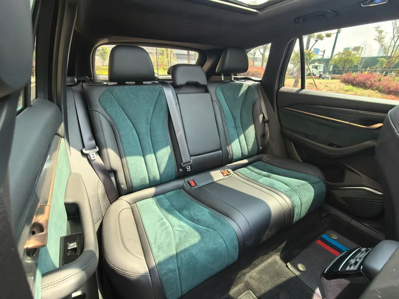 Geely Monjaro 2021 2.0TD DCT EVO Tipo Zhizun con tracción en dos ruedas interior foto 13 Geely Monjaro 2021 2.0TD DCT EVO Tipo Zhizun con tracción en dos ruedas interior foto 13