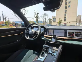 Geely Monjaro 2021 2.0TD DCT EVO Tipo Zhizun con tracción en dos ruedas interior foto 15 Geely Monjaro 2021 2.0TD DCT EVO Tipo Zhizun con tracción en dos ruedas interior foto 15