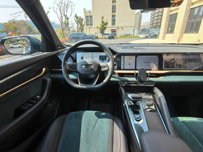 Geely Monjaro 2021 2.0TD DCT EVO Tipo Zhizun con tracción en dos ruedas interior foto 16 Geely Monjaro 2021 2.0TD DCT EVO Tipo Zhizun con tracción en dos ruedas interior foto 16