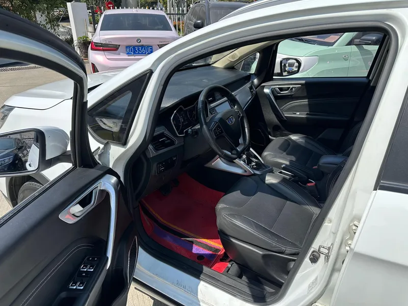 Geely Vision X3 2017 1.5L Élite automatique intérieur photo 7
