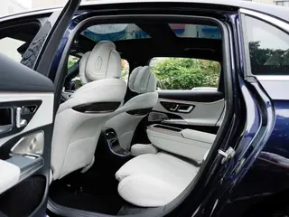 Mercedes-Benz E-Class 2024 E 300 L Luxury type Passenger car interior photo 14