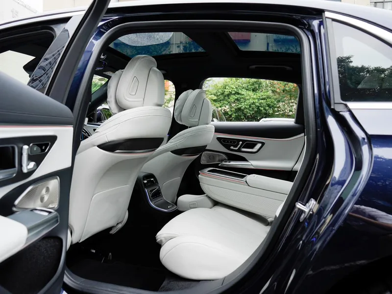 Mercedes-Benz E-Class 2024 E 300 L Luxury type Passenger car interior photo 14