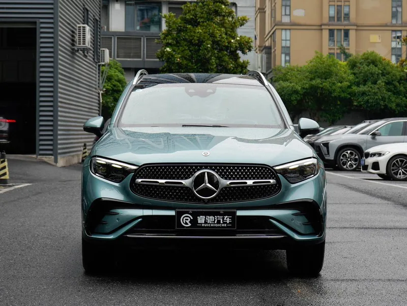 Mercedes-Benz GLC 2025 GLC 300 L 4MATIC Luxury type 5 seat exterior photo 2