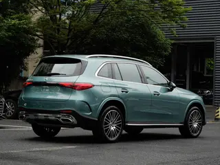 Mercedes-Benz GLC 2025 GLC 300 L 4MATIC Luxury type 5 seat exterior photo 4