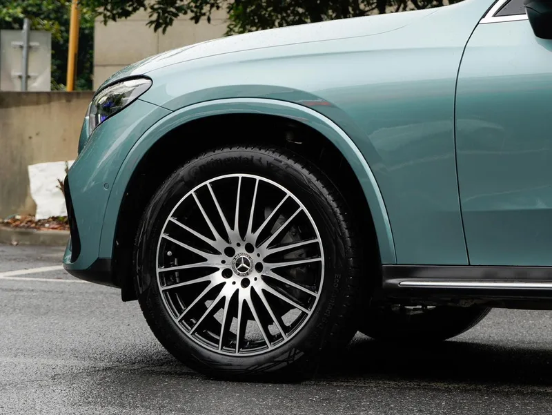 Mercedes-Benz GLC 2025 GLC 300 L 4MATIC Luxury type 5 seat exterior photo 8