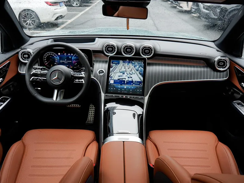 Mercedes-Benz GLC 2025 GLC 300 L 4MATIC Luxury type 5 seat interior photo 13