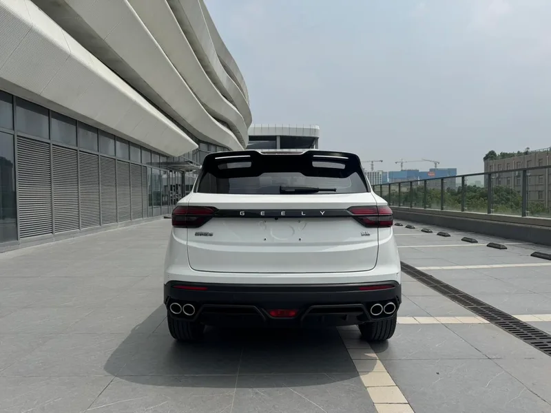 Geely Coolray 2023 1.5T DCT Edición de platino exterior foto 10 Geely Coolray 2023 1.5T DCT Edición de platino exterior foto 10