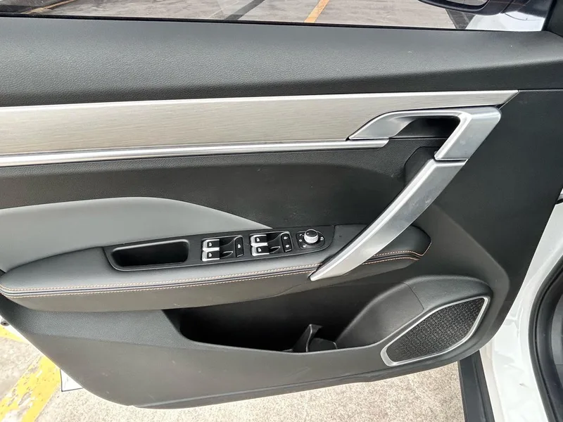 Geely Coolray 2023 1.5T DCT Edición de platino interior foto 17 Geely Coolray 2023 1.5T DCT Edición de platino interior foto 17