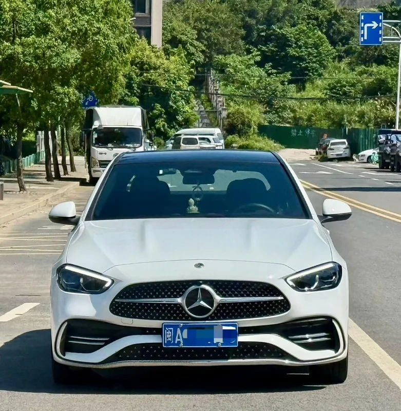 Mercedes-Benz C-Class 2023 Second change C 260 L Sports version exterior photo 2 Mercedes-Benz C-Class 2023 Second change C 260 L Sports version exterior photo 2