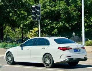 Mercedes-Benz C-Class 2023 Second change C 260 L Sports version exterior photo 3 Mercedes-Benz C-Class 2023 Second change C 260 L Sports version exterior photo 3