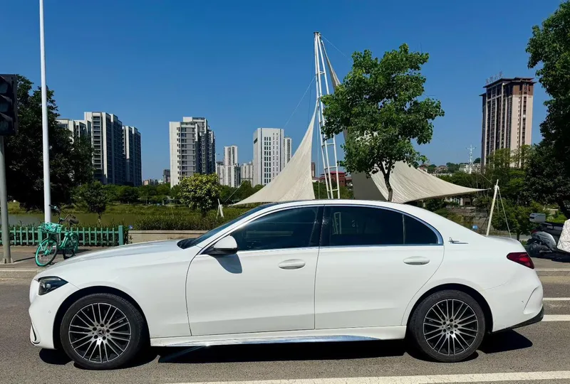 Mercedes-Benz C-Class 2023 Second change C 260 L Sports version exterior photo 5 Mercedes-Benz C-Class 2023 Second change C 260 L Sports version exterior photo 5