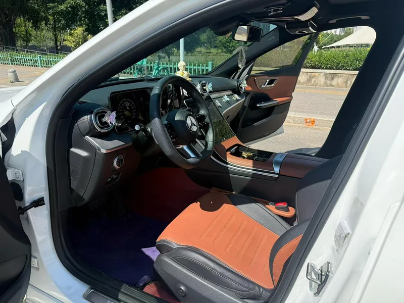 Mercedes-Benz C-Class 2023 Second change C 260 L Sports version interior photo 6 Mercedes-Benz C-Class 2023 Second change C 260 L Sports version interior photo 6