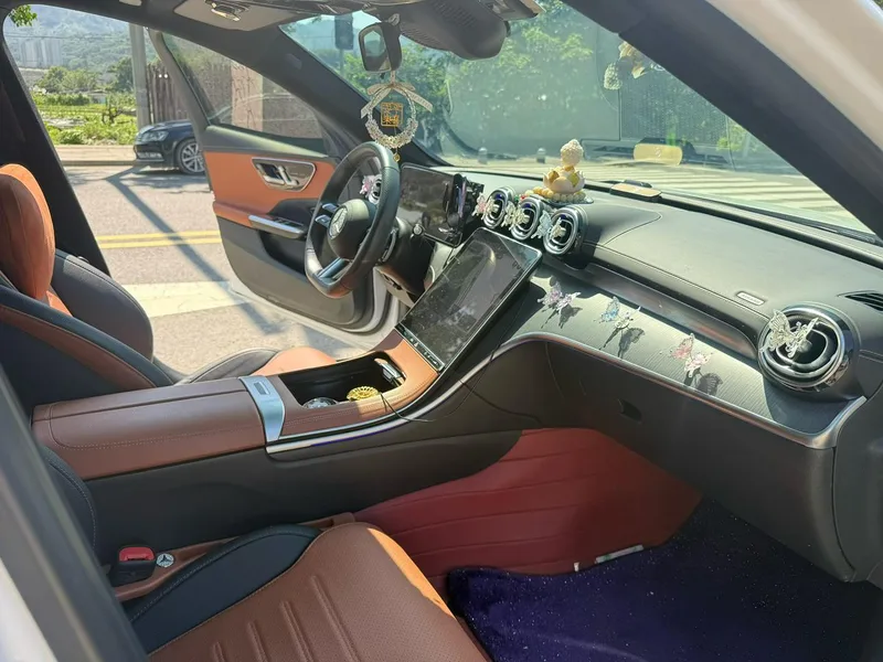 Mercedes-Benz C-Class 2023 Second change C 260 L Sports version interior photo 9 Mercedes-Benz C-Class 2023 Second change C 260 L Sports version interior photo 9