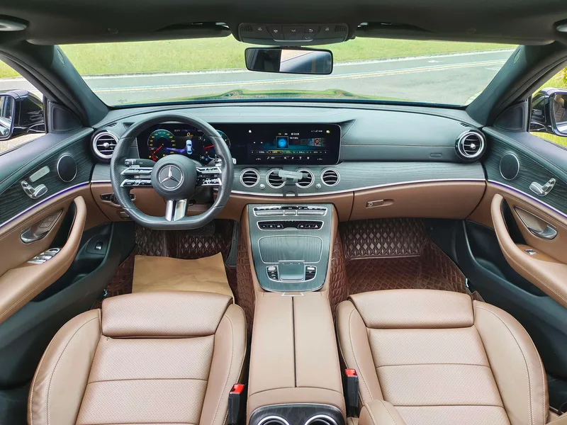 Mercedes-Benz E-Class 2021 Restyling E 260 L sports car interior photo 11