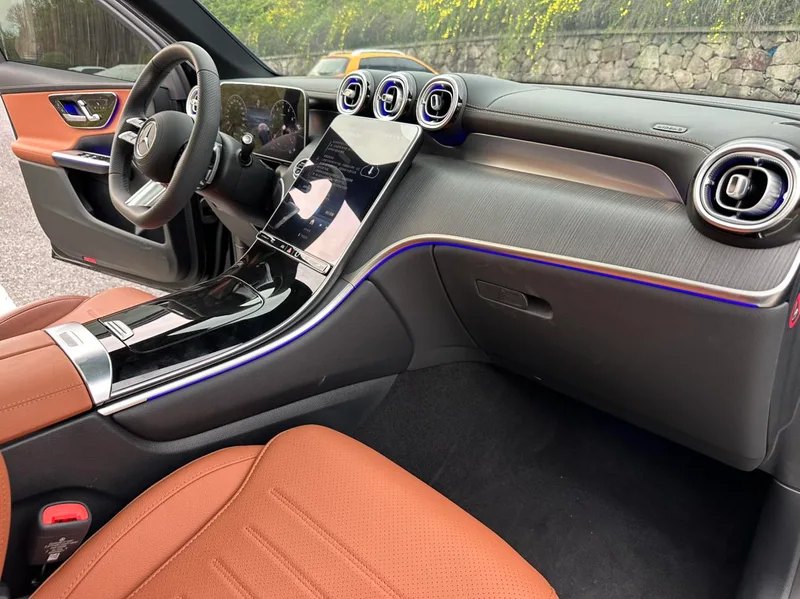 Mercedes-Benz GLC 2025 Restyling GLC 260 L 4MATIC Luxury type 5 seat interior photo 10 Mercedes-Benz GLC 2025 Restyling GLC 260 L 4MATIC Luxury type 5 seat interior photo 10