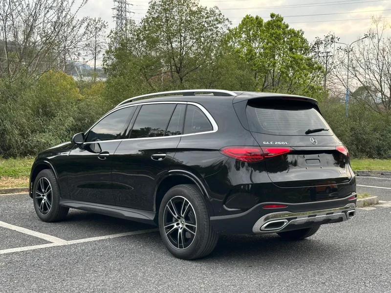 Mercedes-Benz GLC 2025 Restyling GLC 260 L 4MATIC Luxury type 5 seat interior photo 17 Mercedes-Benz GLC 2025 Restyling GLC 260 L 4MATIC Luxury type 5 seat interior photo 17