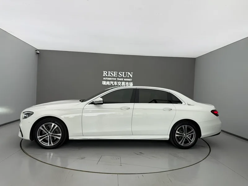 Mercedes-Benz E-Class 2023 E 260 L Coche deportivo exterior foto 5 Mercedes-Benz E-Class 2023 E 260 L Coche deportivo exterior foto 5