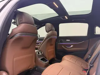 Mercedes-Benz E-Class 2023 E 260 L Coche deportivo interior foto 9 Mercedes-Benz E-Class 2023 E 260 L Coche deportivo interior foto 9
