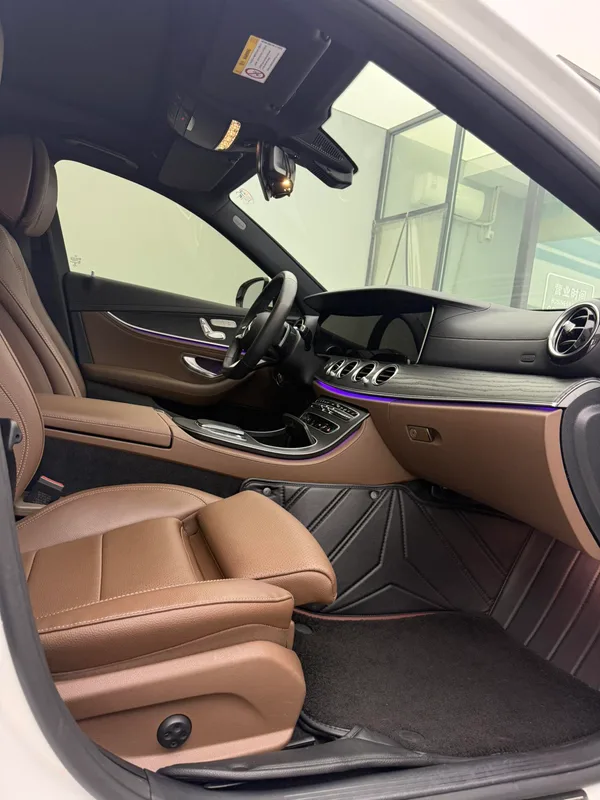 Mercedes-Benz E-Class 2023 E 260 L Coche deportivo interior foto 10 Mercedes-Benz E-Class 2023 E 260 L Coche deportivo interior foto 10